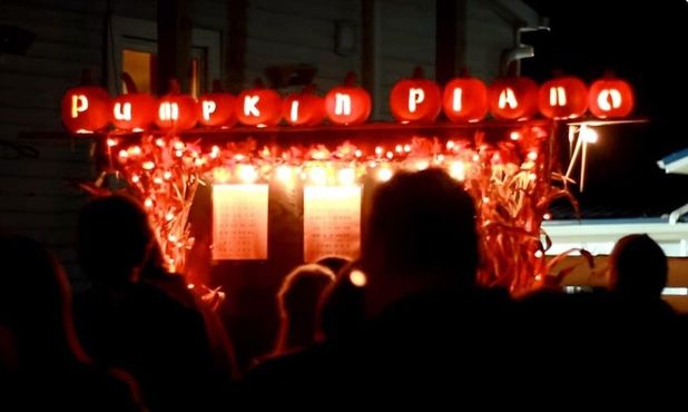 Тыквенный дом на Хэллоуин