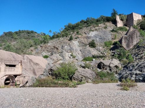 Руины плотины Мальпассе
