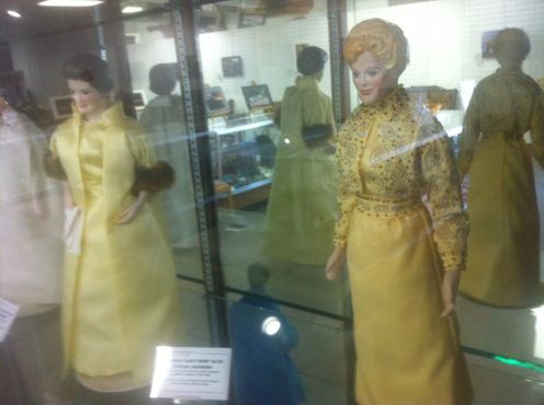 Кукольные первые леди из библиотеки округа Юинта