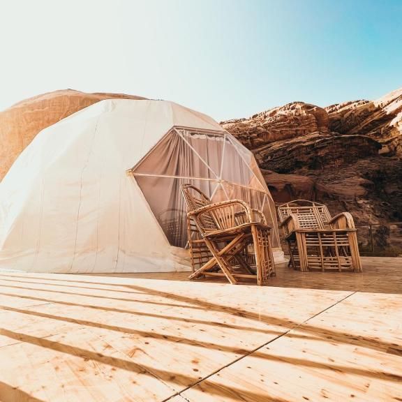 Отели 3*, Отели 5*, Глэмпинги