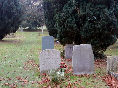 Могилы Джорджа Оруэлла и Дэвида Астора