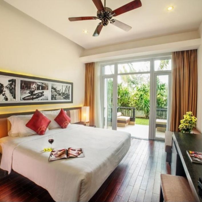 Отели 4*, Яхты