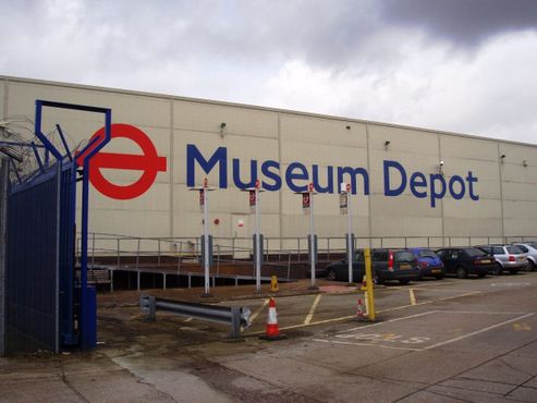 Хранилище лондонского Музея транспорта ‒ площадка для размещения коллекции музея