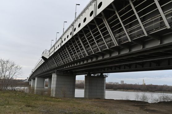 Мост 60-летия Победы (Метромост) через Иртыш