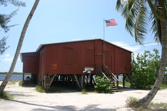 Магазин Теда Смоллвуда