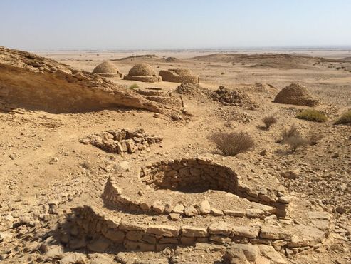 Ульеобразные гробницы Джабаль-Хафит