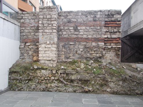 Стена в Музее римской бани