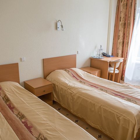 Отели 1-2*, Отели 3*