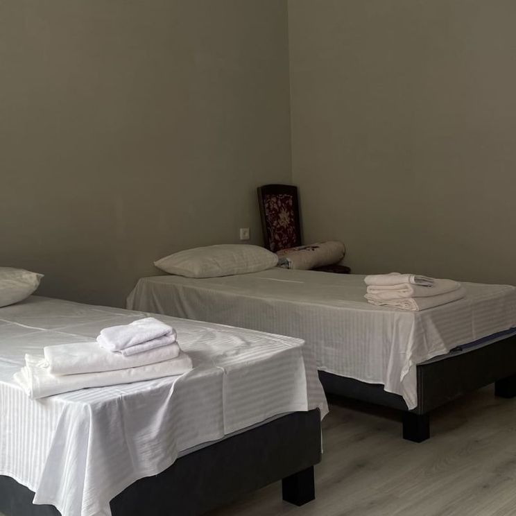 Гостиницы 3*, Гостиницы 4*, Глемпинги, Коттедж, Шале