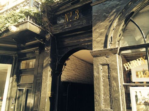 Проулок в винном магазине