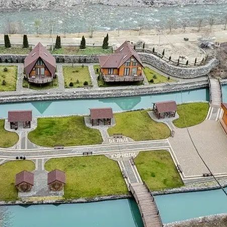 Гостевые домики, Отели 4*, Глэмпинги, Коттеджи, Шале