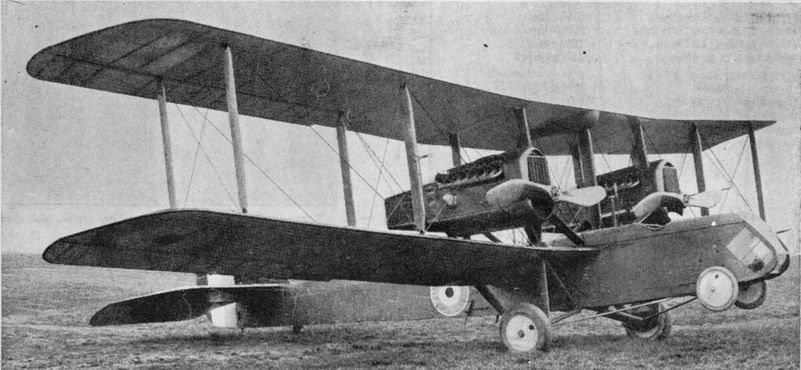 Бомбардировщик DH10, входивший в состав эскадрильи № 104 RAF (Королевский Воздушных Сил) в Крейле в 1918 году