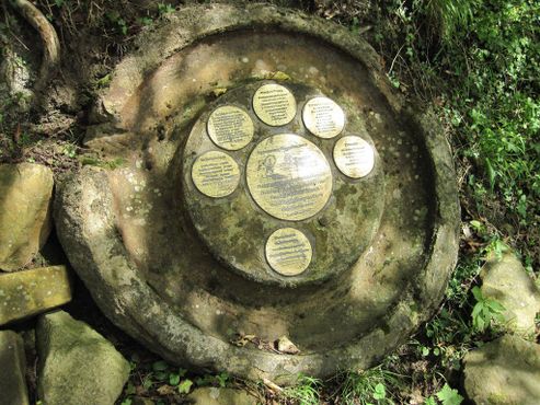 Остатки старого фонтана