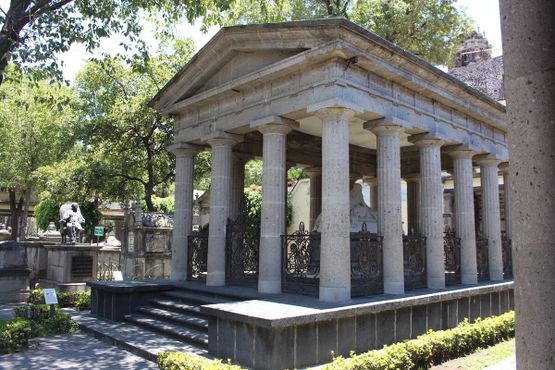 Последняя гробница, построенная в Сан-Фернандо