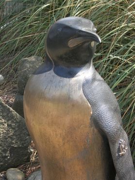 Скульптура Нильса Улафа в Эдинбургском зоопарке
