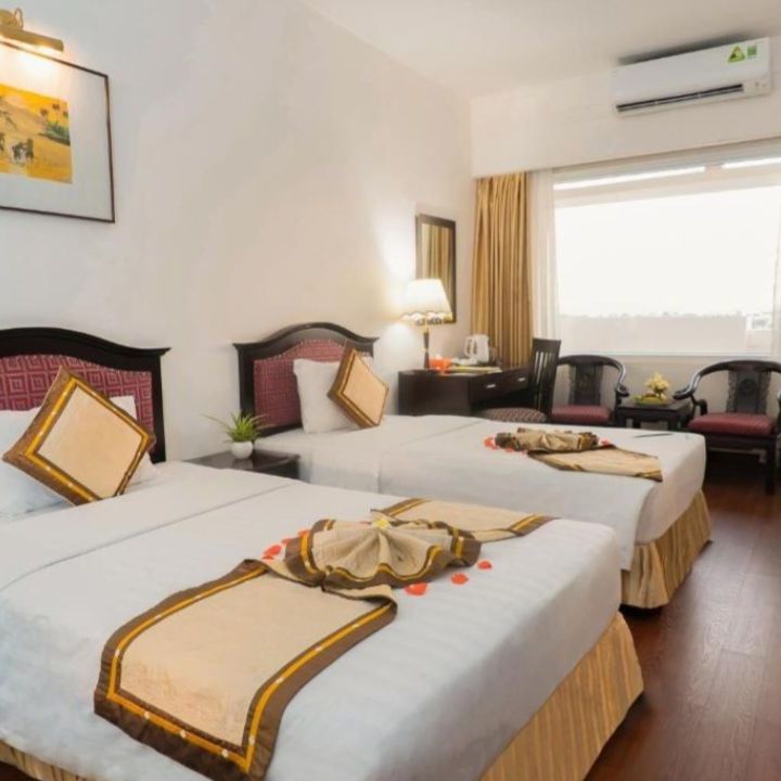 Отели 4*, Яхты