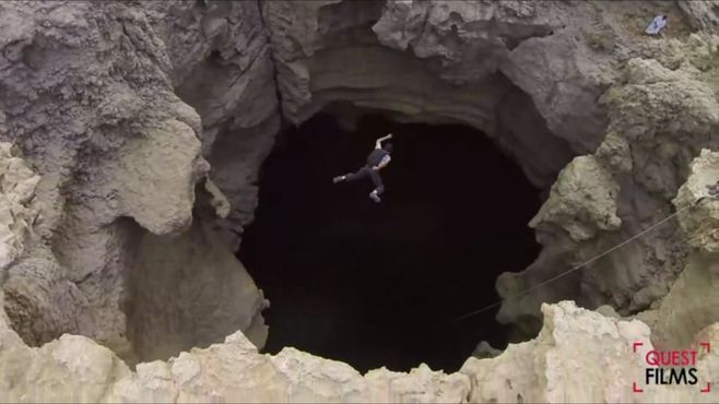 Прыжок в пещерную камеру