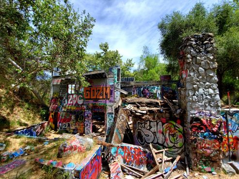 Недостроенный дом