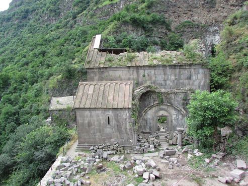 Руины монастыря
Кобайр