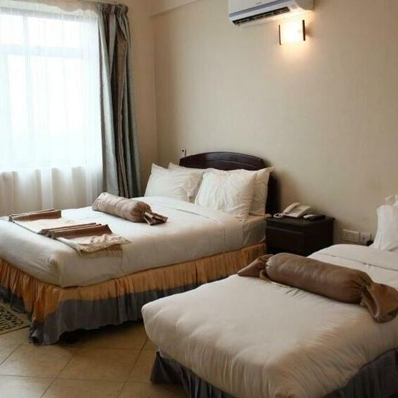 Отели 4*, Домик, Палатки