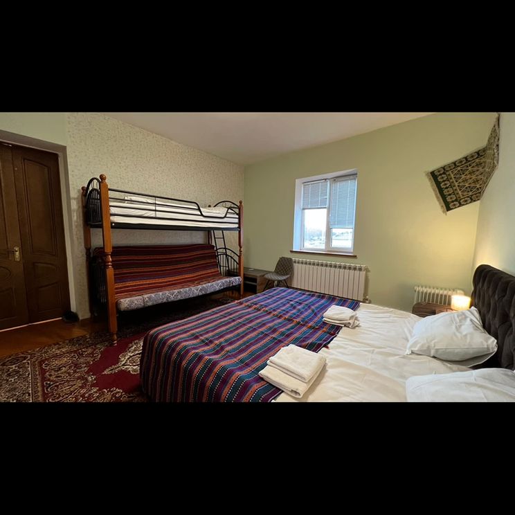 Гостиницы 1-2*, Гостевые домики