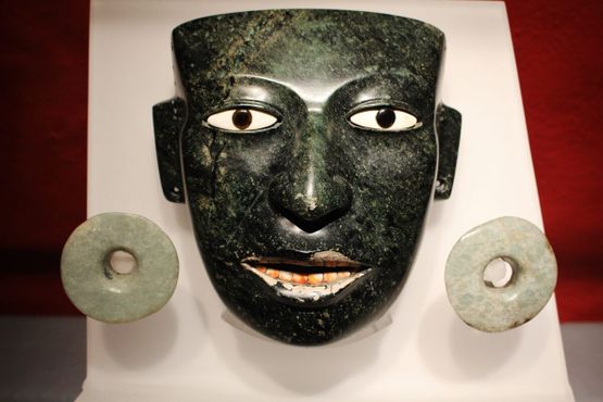 Ацтекская маска