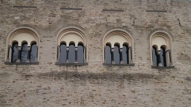 Средневековые окна