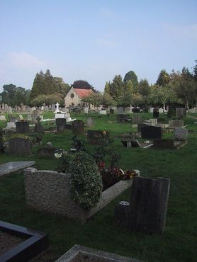 Вид на надгробие сзади