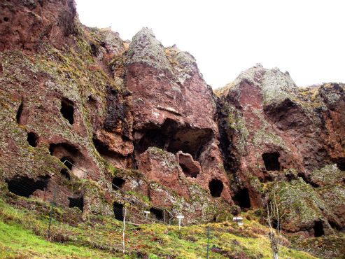 Пещеры Жонас