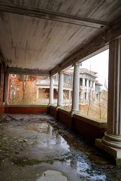 Мемориальная больница Дж. Н. Адама