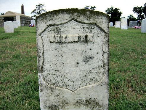Неизвестная могила на гарнизонном кладбище форта Силл