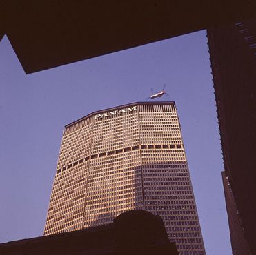 Посадка вертолёта на крышу здания «Пан-Ам» (сегодня Метлайф-билдинг), 1966 г.