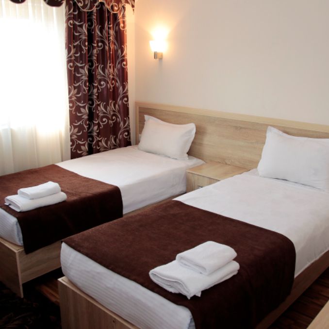 Отели 3*, Палатки