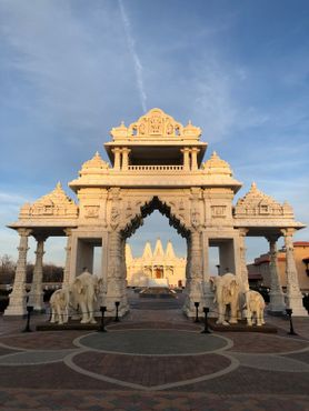 Храм Шри-Сваминараян-Санста-Мандир