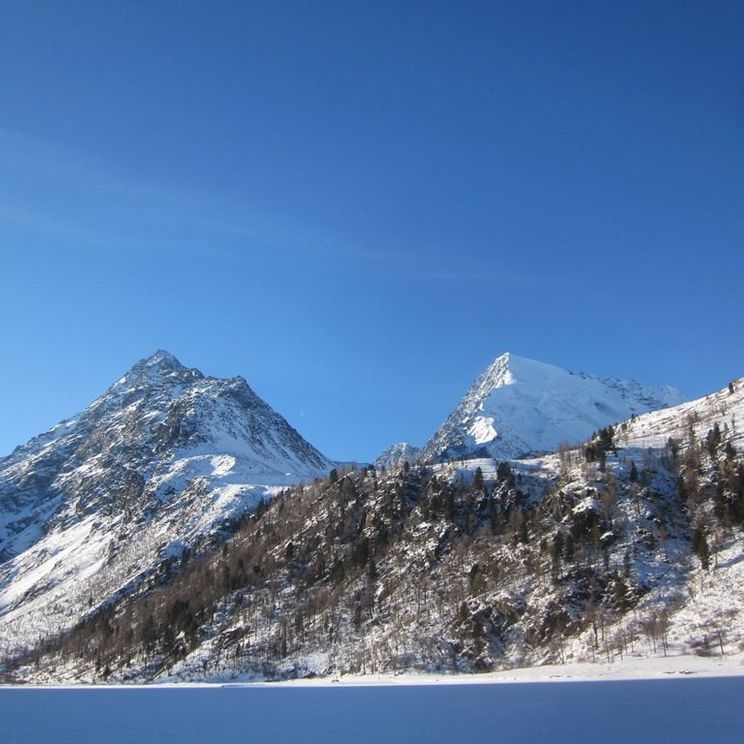 Гостиницы 1-2*, Хижина