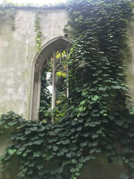 
Руины
церкви Сент-Дунстан-Ист