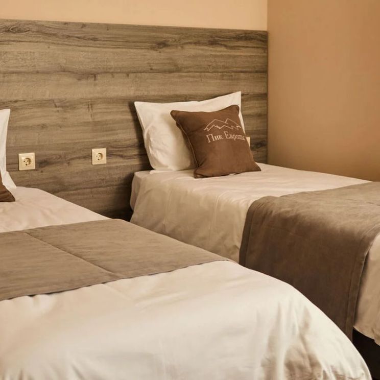 Гостиницы 1-2*, Гостевые домики