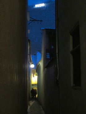 Надпись «Brașov» ночью