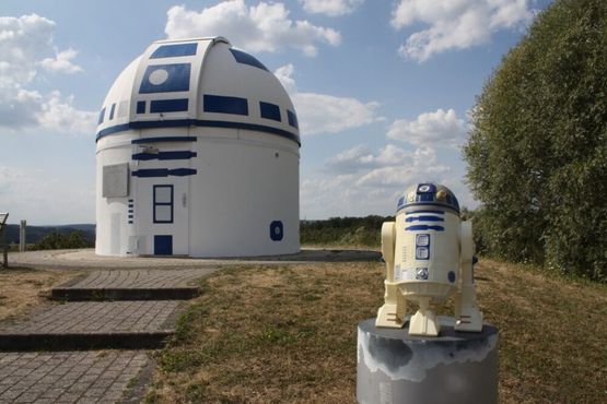 Обсерватория Цвайбрюккена в виде R2-D2