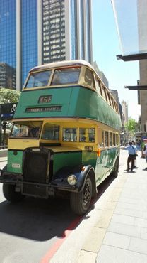 Поездка на антикварном автобусе входит в стоимость посещения музея