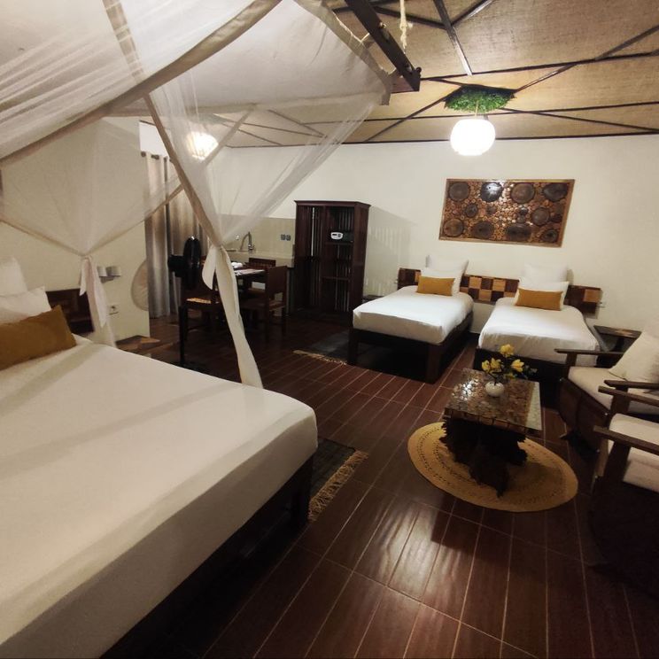 Отели 3*, Отели 4*, Бутик-отели, Бунгало, Коттеджи, Шале