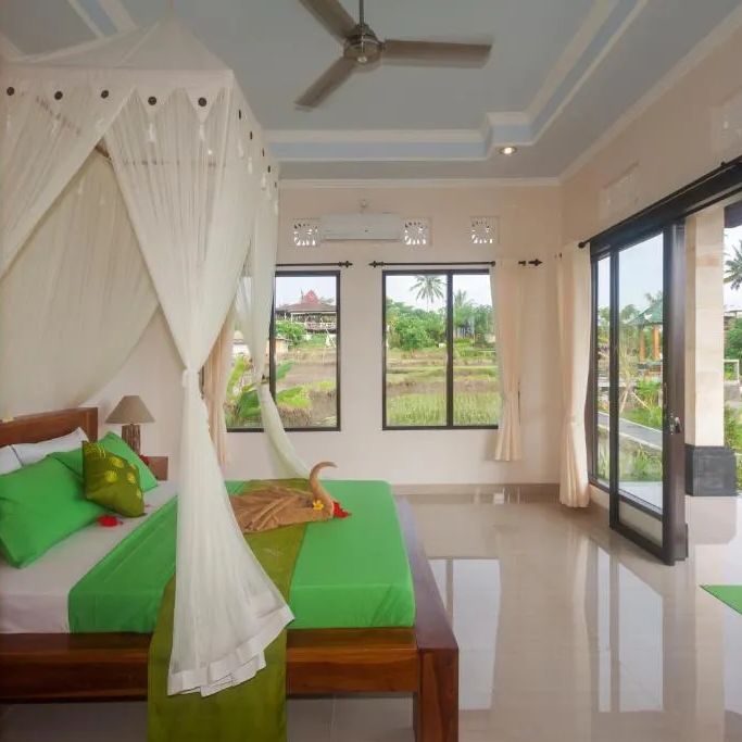 Отели 4*, Отели 5*, Виллы, Глэмпинги, Яхты