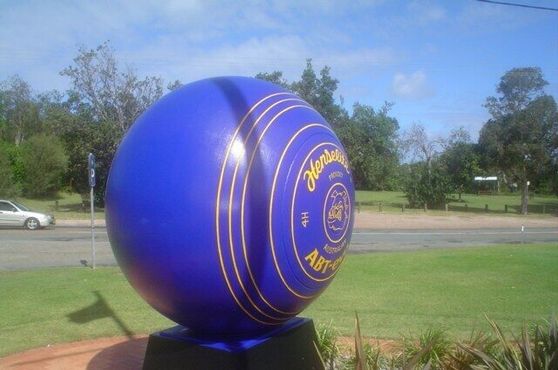 Гигантский шар для боулинга, Лейк Кэти, Новый Южный Уэлльс (Wikimedia Commons)