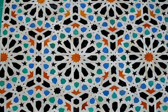 Мозаика на стенах медресе Аль-Аттарин