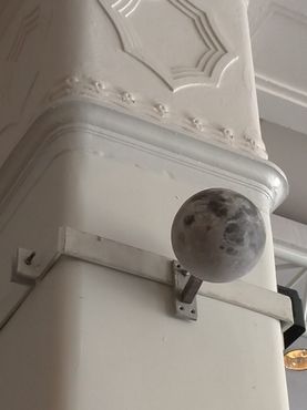Луна в музее естественной истории
