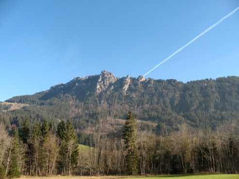 Перекрёсток на вершине горы Зоргшрофен, вид снизу
