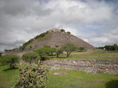 Пирамида Эль-Серрито