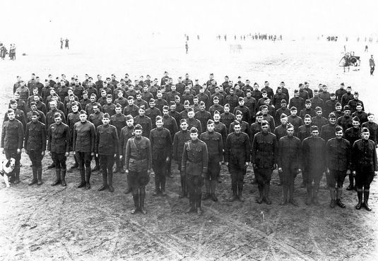 Солдаты 120-й авиационной эскадрильи армии США во время Первой мировой войны