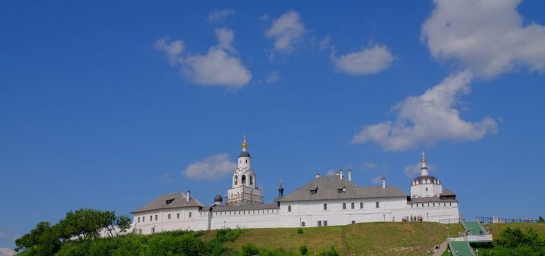 Успенский собор и монастырь