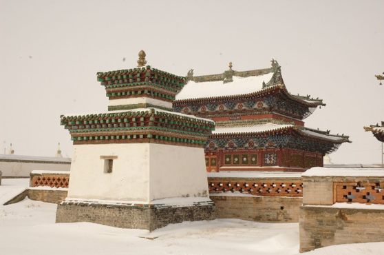 Храм в Эрдени-Дзу зимой